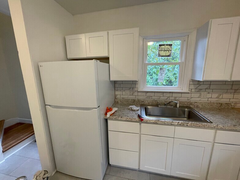 Building Photo - 50 Lawrence St