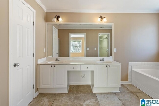 Building Photo - 2148 Forest Lakes Ln