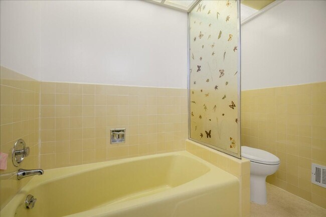 Building Photo - Private Belmont Home | 3 Bed | 3 Bath | 2,272 Sq. Ft.