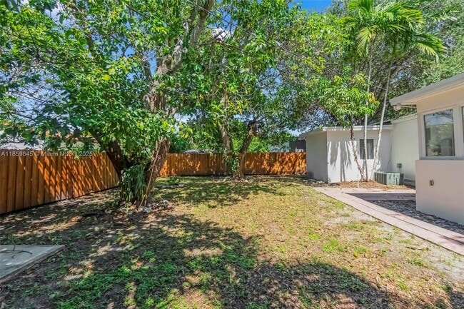 Building Photo - 6437 SW 14th St