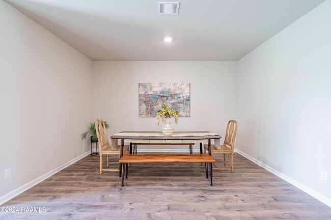 Building Photo - 1802 Saddle Back Rdg