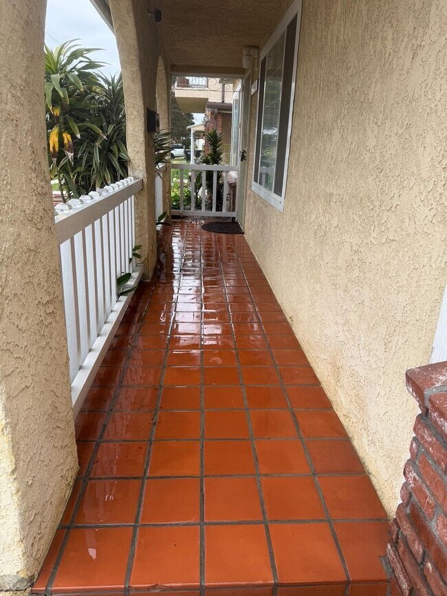 Building Photo - LIMITED TIME RENT SPECIAL!! Charming 3-Bedroom Front Home only in Norwalk