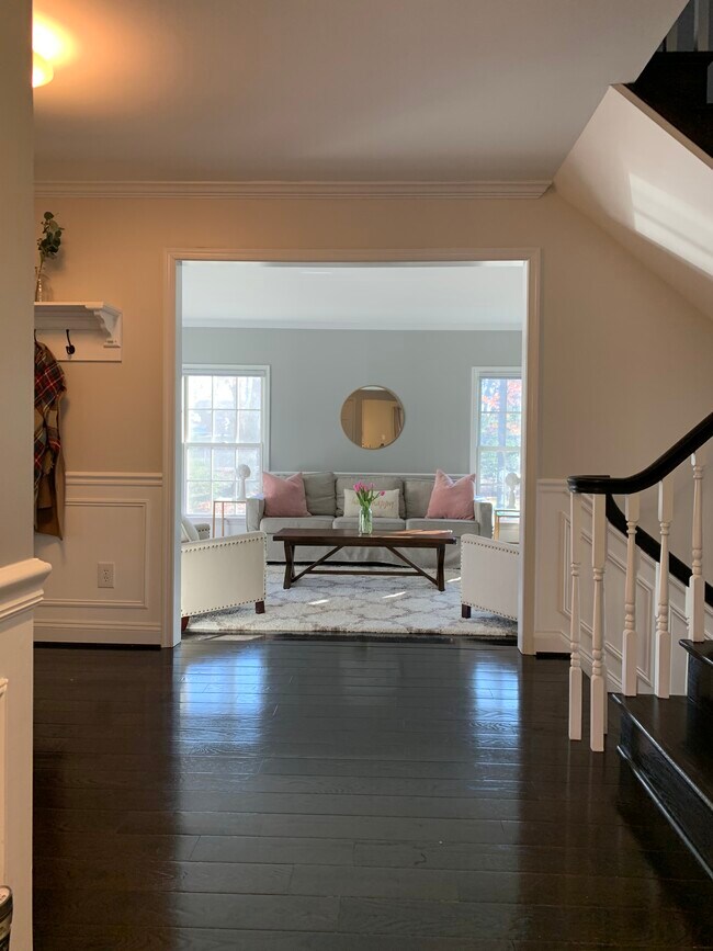 Building Photo - 3436A Holly Rd