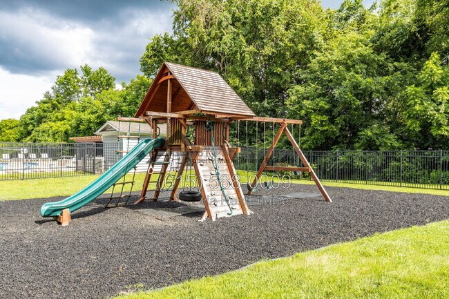 Building Photo - 1012 McKenna Dr