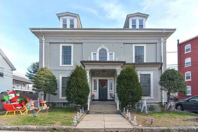 Building Photo - 146 Jewett St