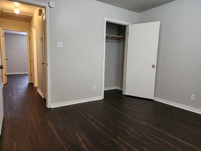 Building Photo - Move In Special: Get $100 off your first m...