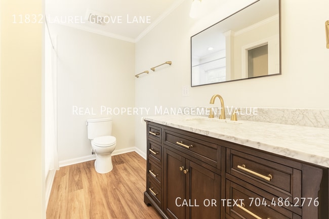 Building Photo - 11832 Laurel Grove Ln