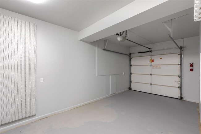 Building Photo - 2038 Bissonnet St