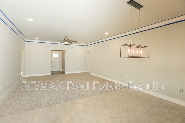 Building Photo - 2101 E Endura Pk Dr