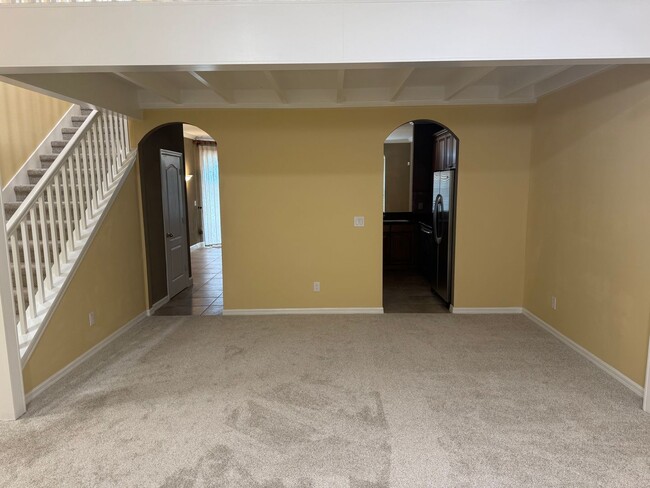 Building Photo - 34314 Tuscany Ave