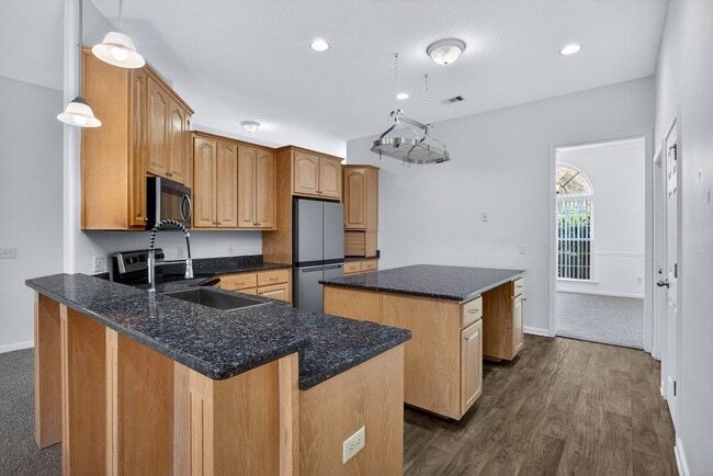 Building Photo - 568 Marshview Dr