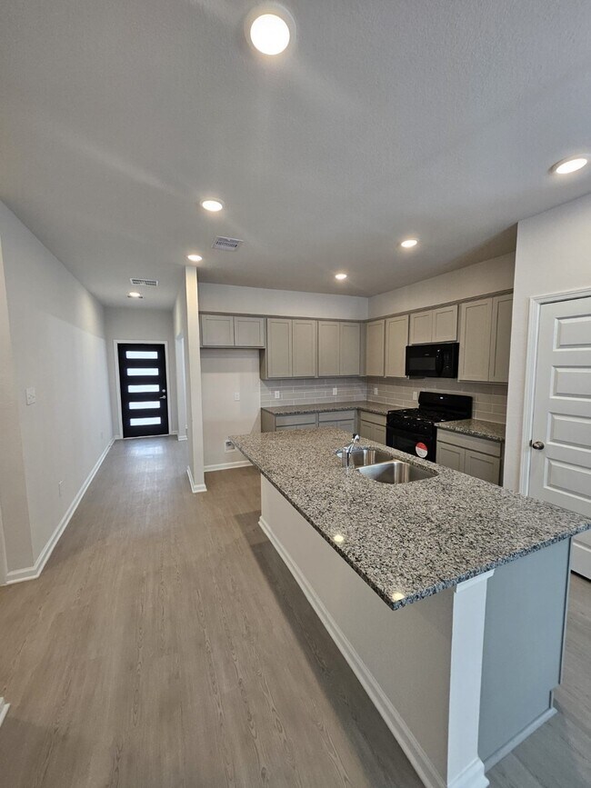 Building Photo - 2727 Crested Creek Ln