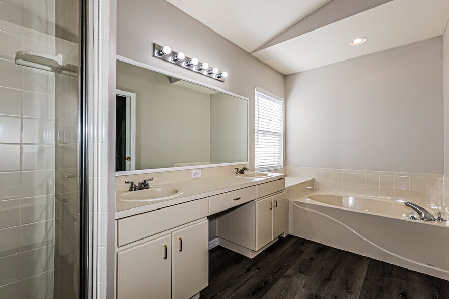 Building Photo - 30801 Tremont Dr