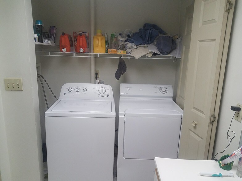 Laundry - 403 Sharon Ave