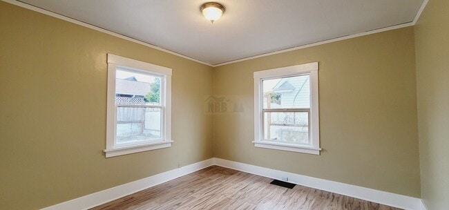 Building Photo - Rare opportunity to live in a stunning 5 B...
