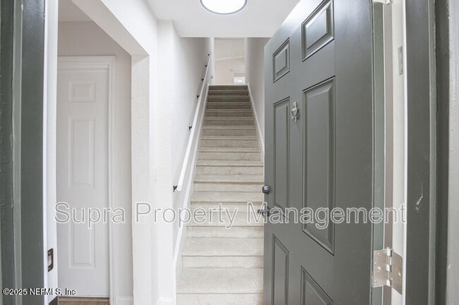 Building Photo - 10075 Gate Pkwy