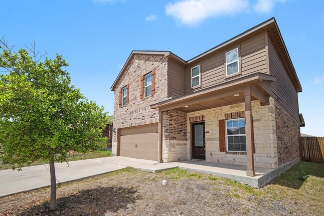 Building Photo - 4 Bed, 2.5 Bath Home in Hightop Ridge with Open Floor Plan
