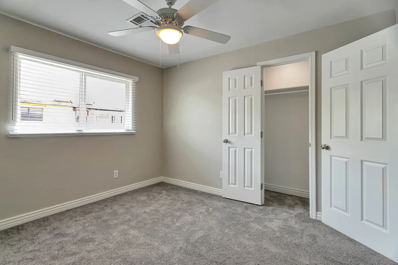 Building Photo - 5206 S 11th Ave