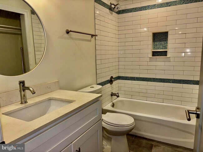 Building Photo - 509 Gorgas Ln