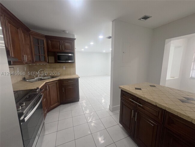 Building Photo - 11720 SW 103rd Ln