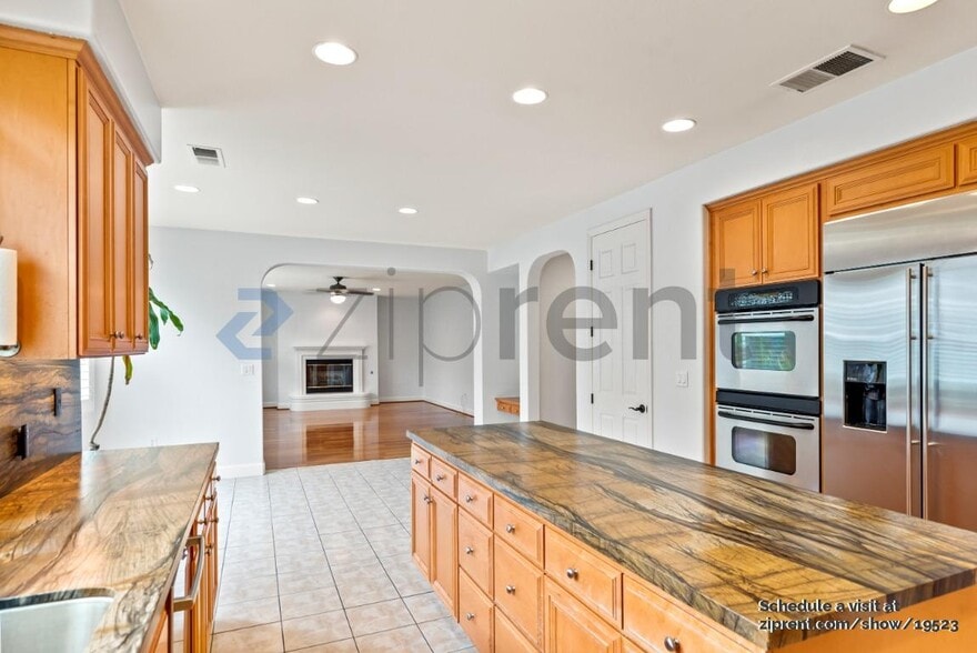 Building Photo - 1265 Royal Creek Ct