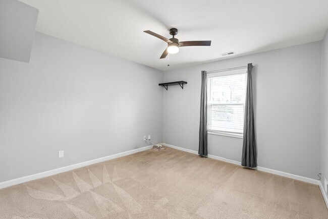 Building Photo - 3800 Terrebonne Ct