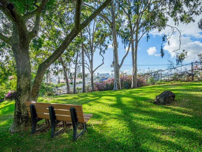 Building Photo - 3138 Waialae Ave