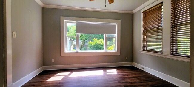 Building Photo - Charming 2 bedroom bungalow in Lakeside/Staples Mill area.