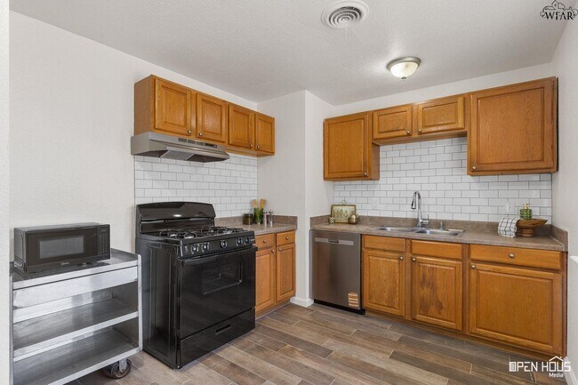 Building Photo - 4717 Bonny Dr