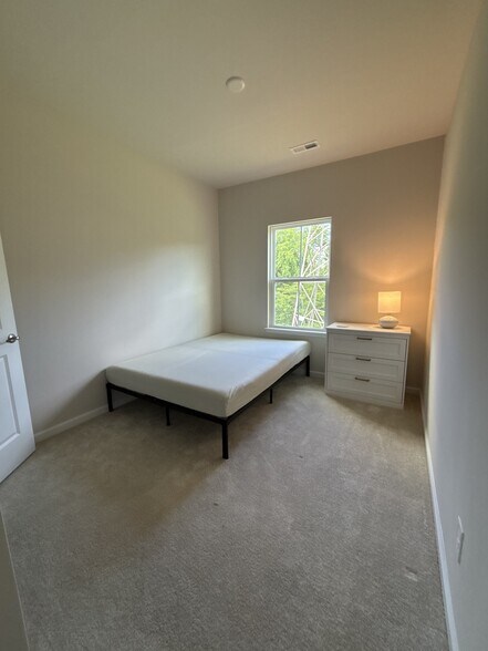 Building Photo - 3310 Beeler Ln