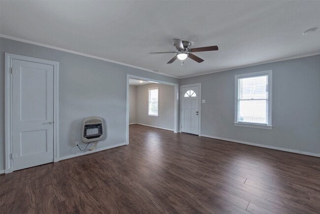 Building Photo - 128 E 23rd St