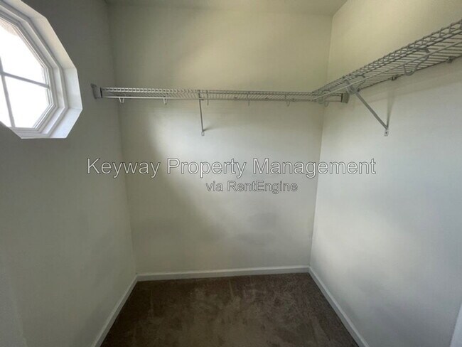 Building Photo - 546 Bunchgrass St