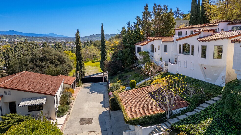 Building Photo - 3702 Arbolada Rd