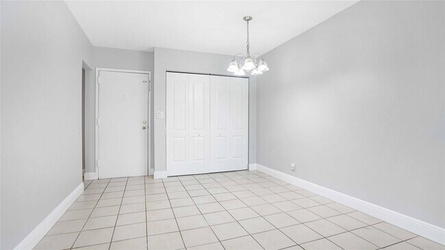 Building Photo - 3111 Oakland Shores Dr