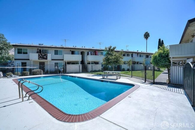 Building Photo - 46728 Crawford St