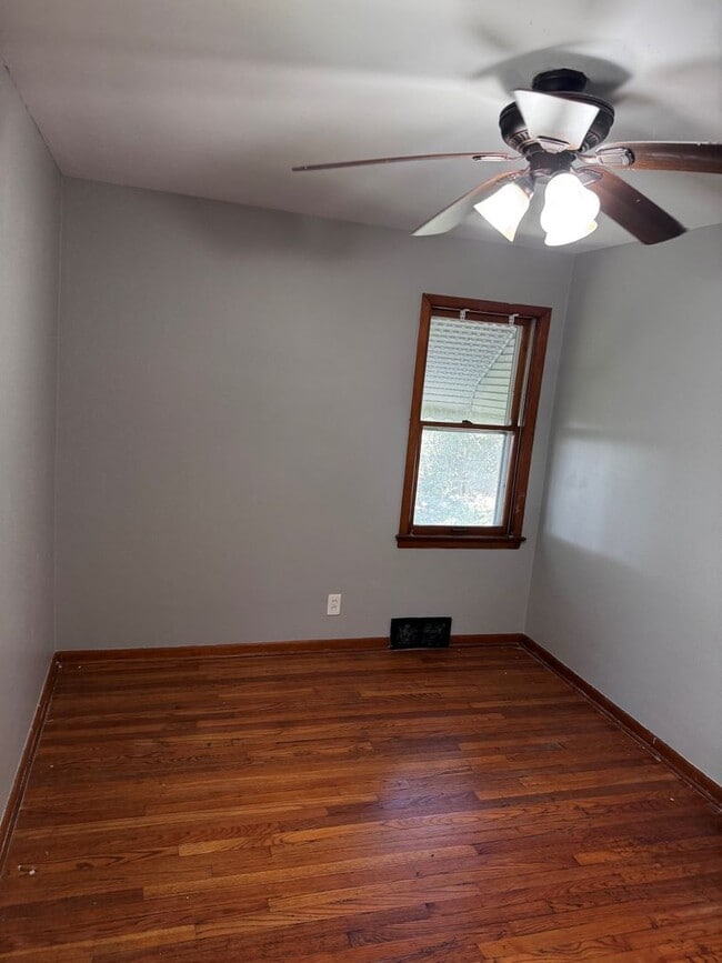 Building Photo - 23901 Puritan Ave
