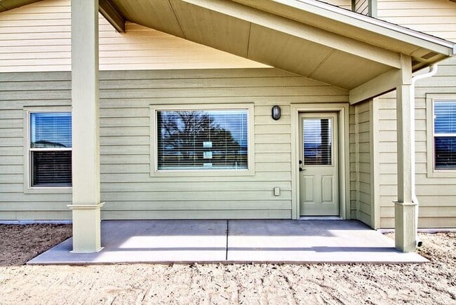 Building Photo - Beautiful Brand-New 3 Bedroom Home Near the Colorado River & Trail System