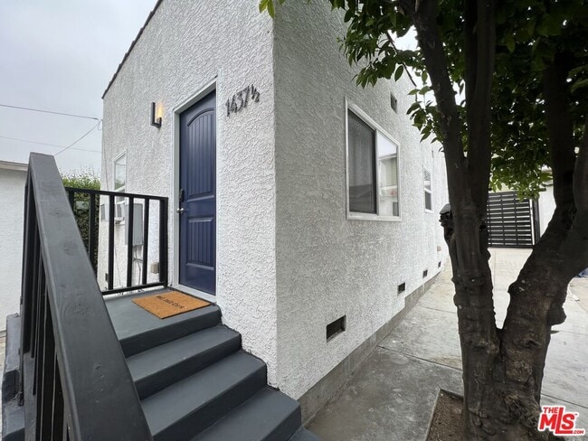 Building Photo - 1437 Pleasant Ave