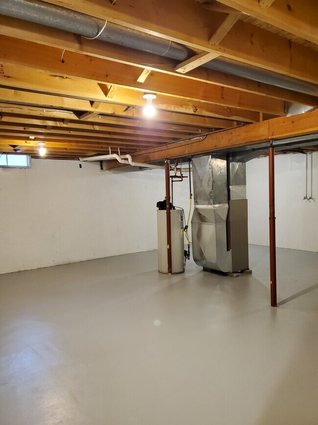 Building Photo - 1505 Charles Dr