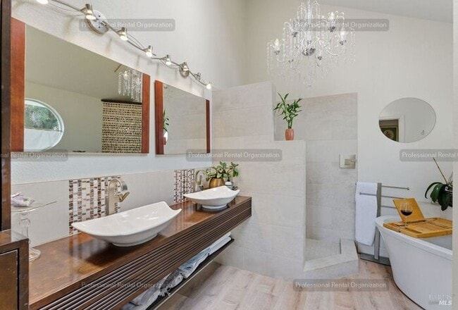 Building Photo - One of a kind home just steps away from Annadel State park