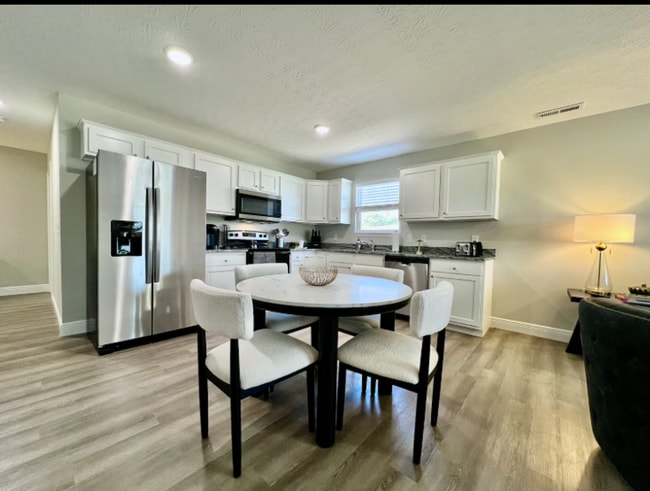 Building Photo - Brand New Equestrian getaway in Wilmington...