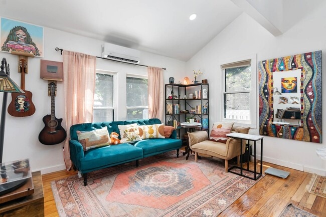 Building Photo - Home for Rent