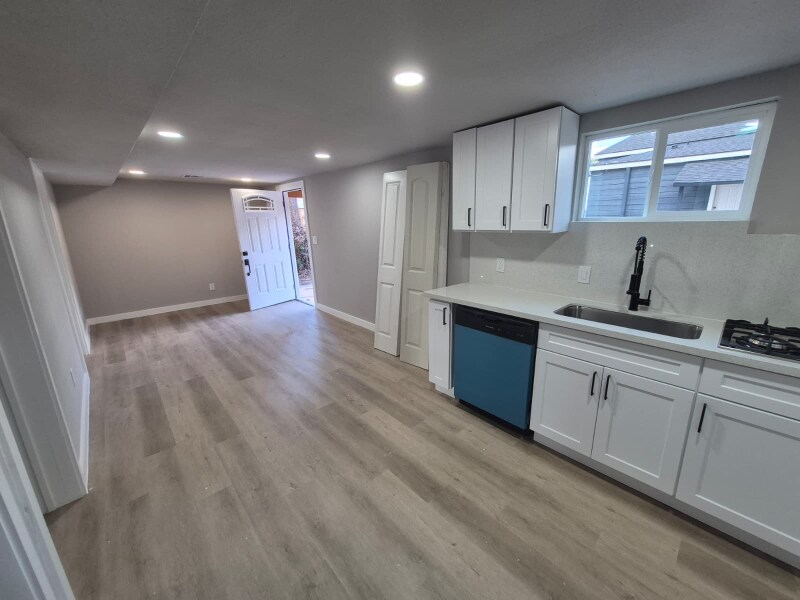 Building Photo - 2209 Gano St