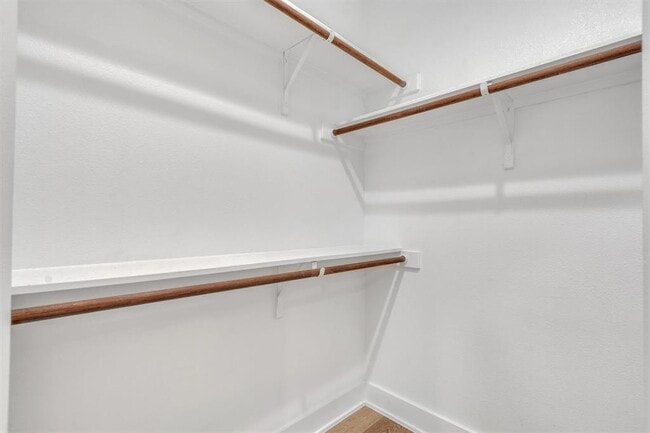 Building Photo - 408 W Odell St