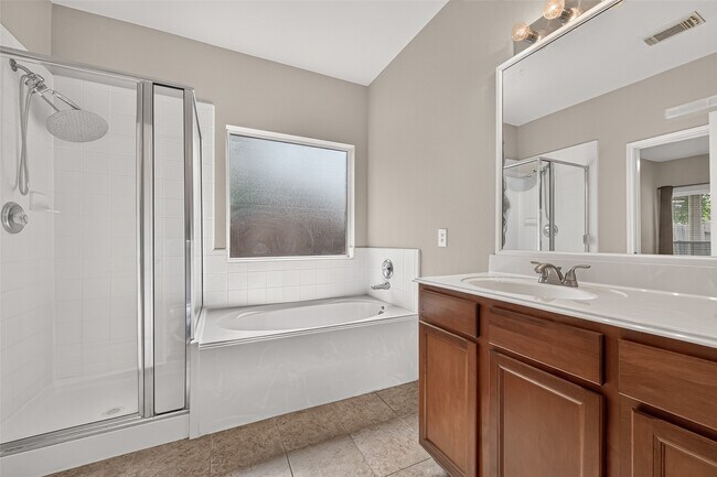 Building Photo - 2110 Castle Gardens Ln