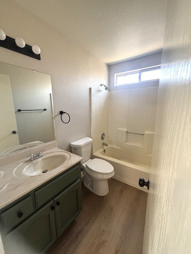 Building Photo - Beautiful House Available Now!!!