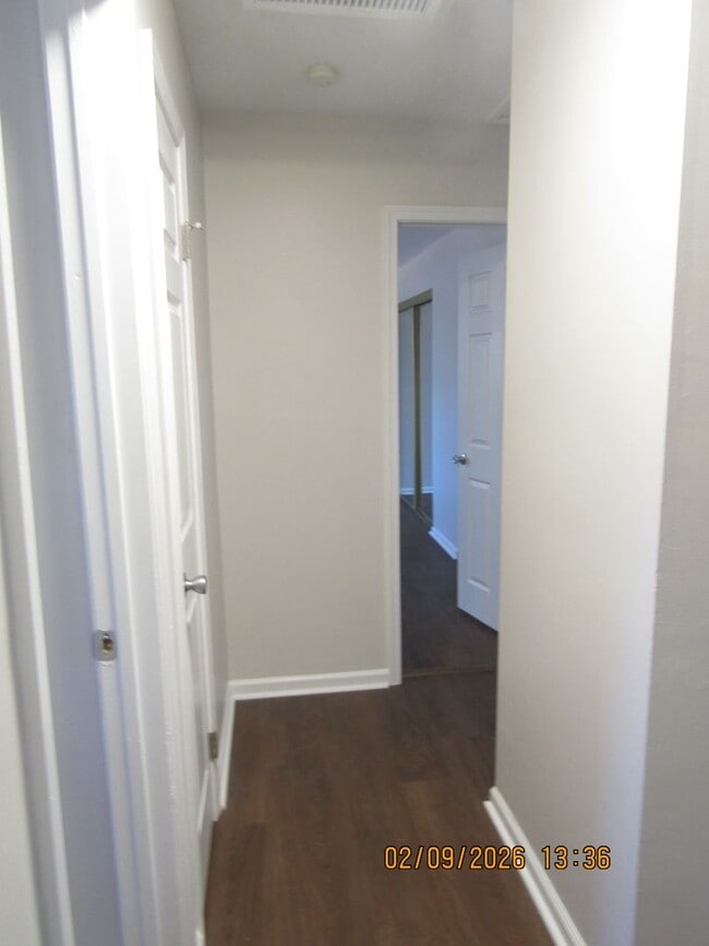 Building Photo - Lake Whitehurst