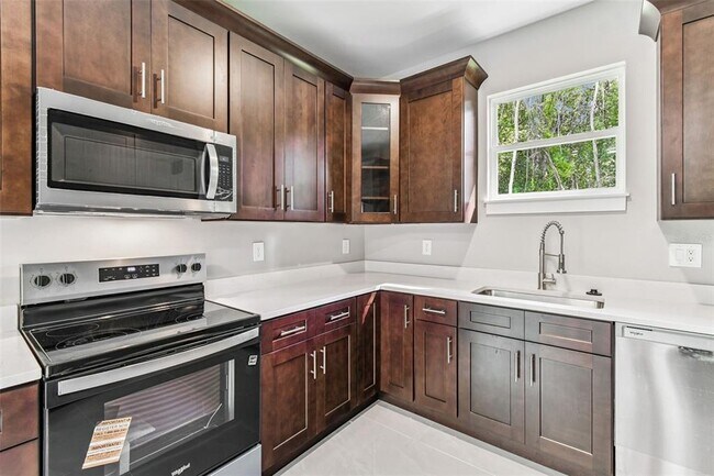 Building Photo - 300 N Lemon Ave