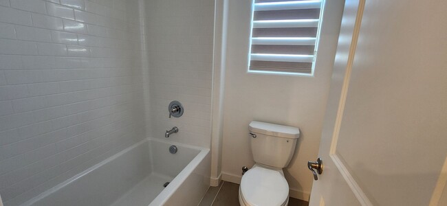 Building Photo - Brand New 4 Bedroom 3 Bathroom Home in Elk...
