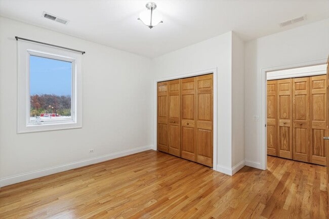 Building Photo - 6436 N Lehigh Ave